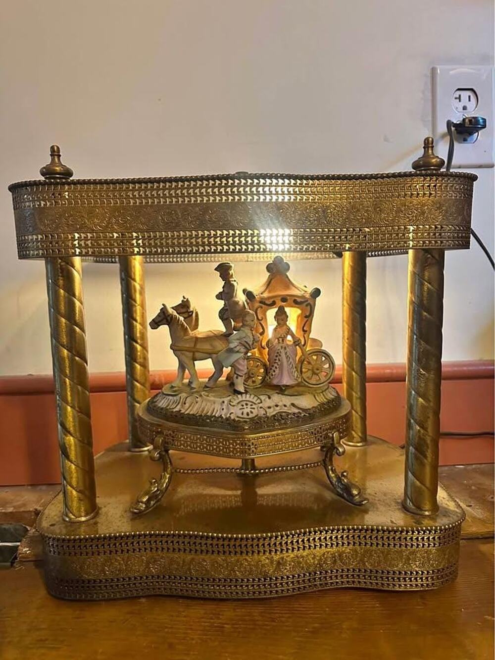 Vintage Hollywood Regency Brass Canopy Lamp | Porcelain Horse Carriage 1950s